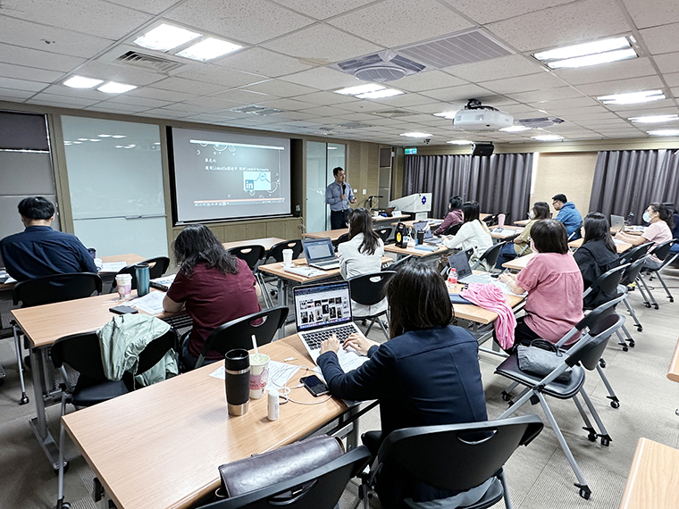 崧柏同仁Linkedin海外客戶開發課程進修